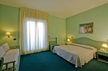 La Pergola 3*